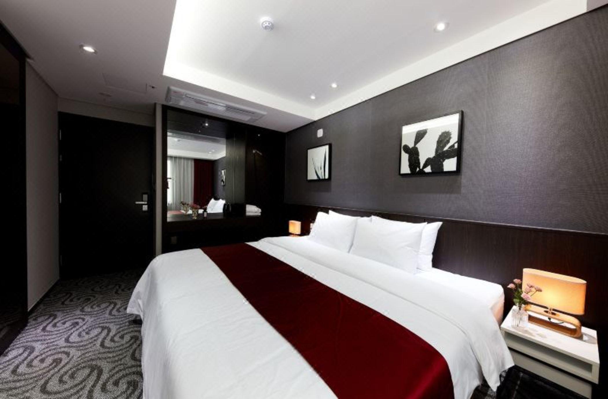 Ramada By Wyndham Yongin Hotell Eksteriør bilde