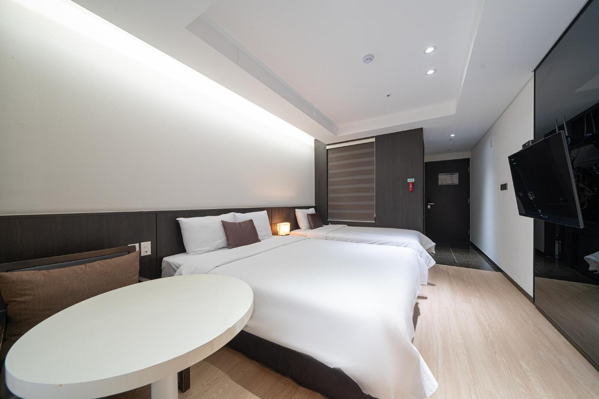 Ramada By Wyndham Yongin Hotell Eksteriør bilde