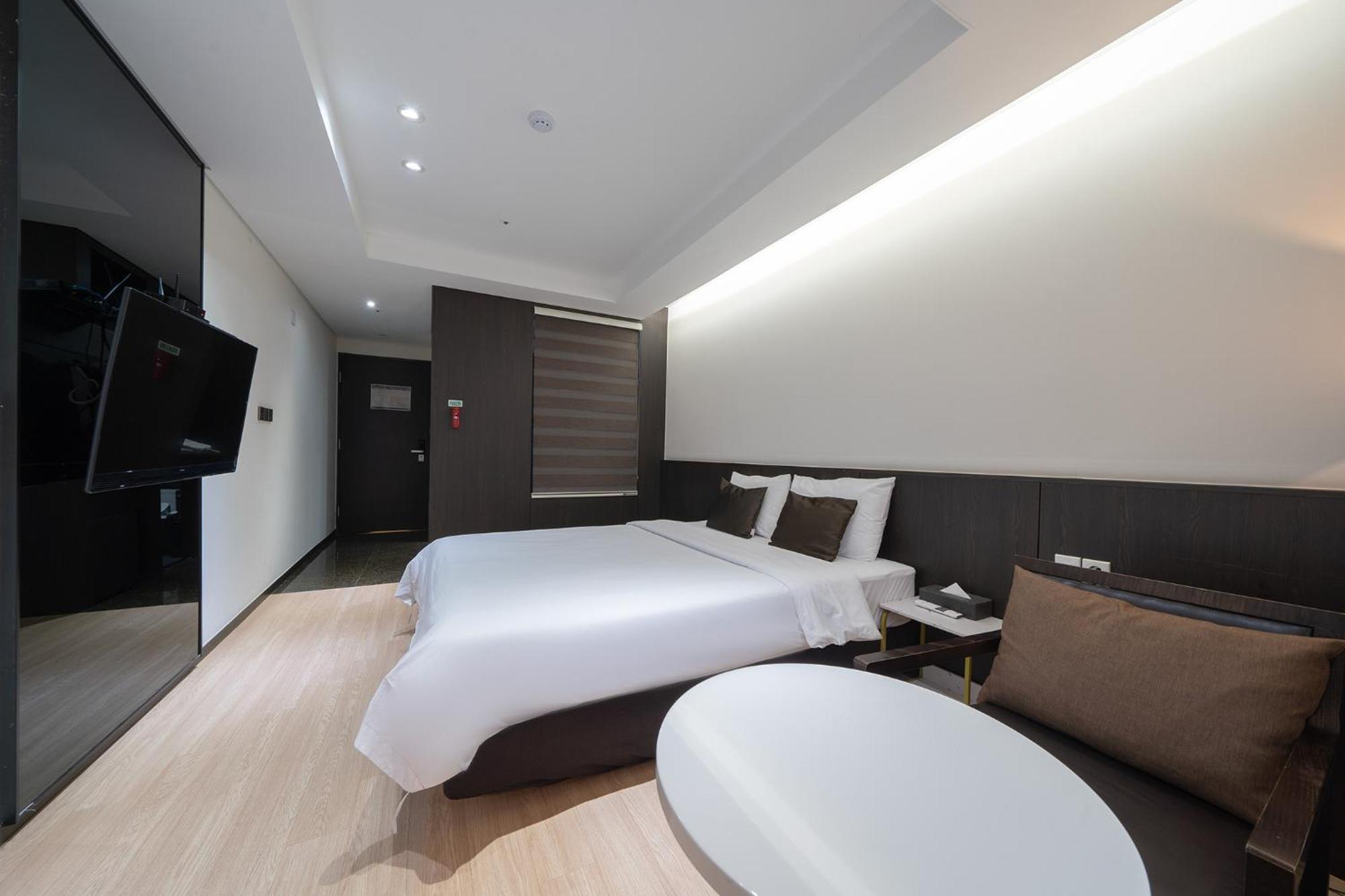 Ramada By Wyndham Yongin Hotell Eksteriør bilde